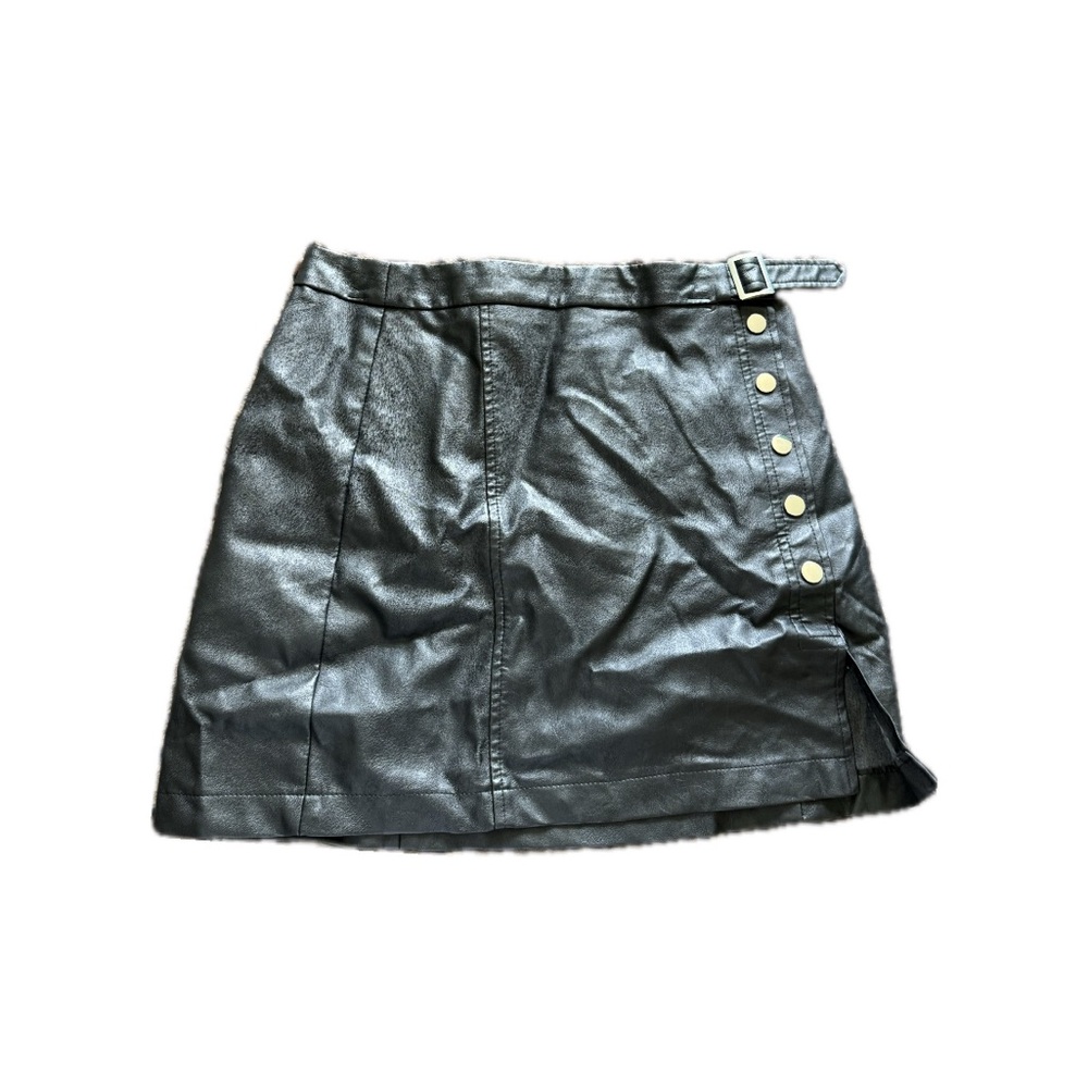 black leather mini skirt <3